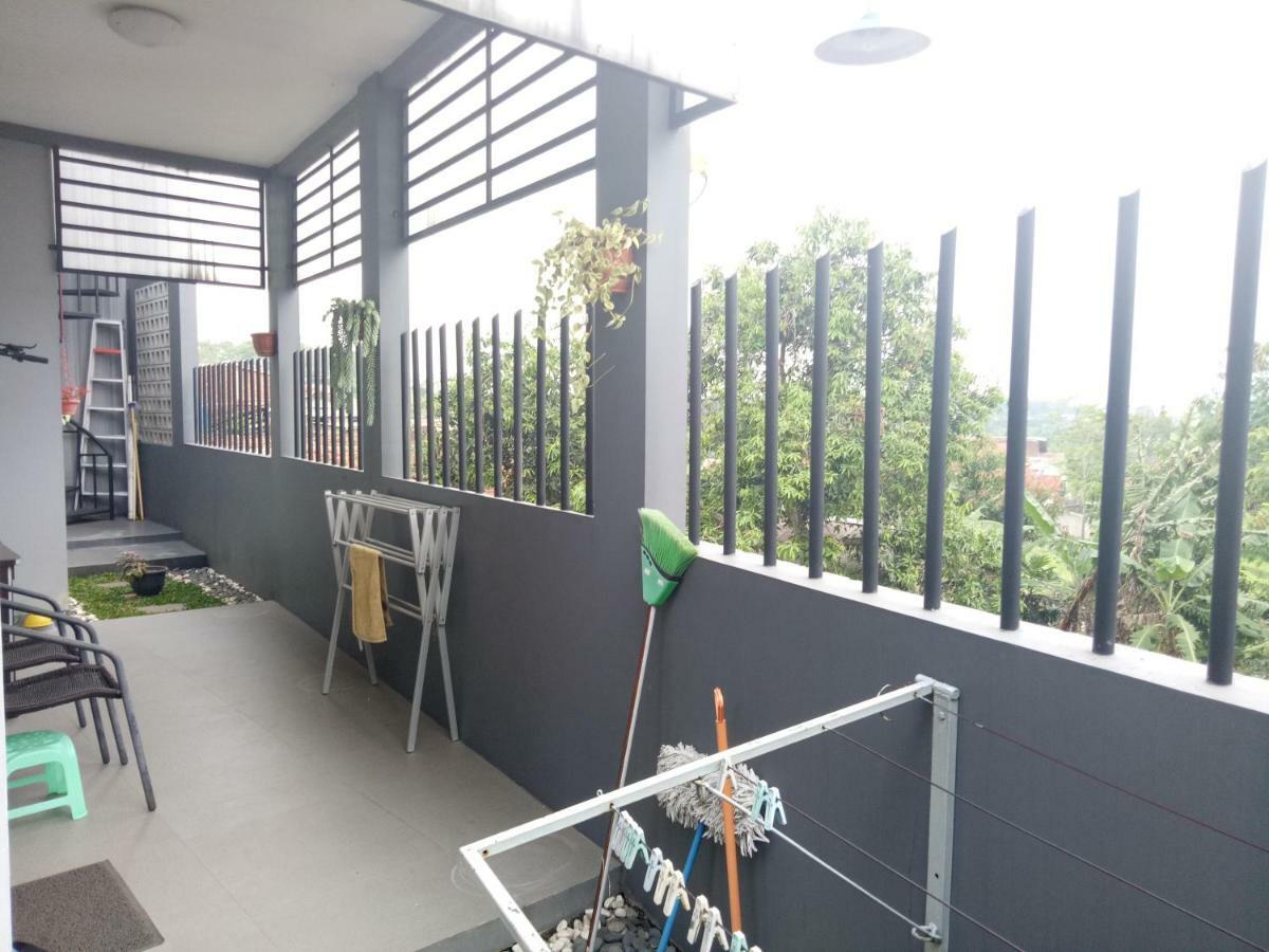 Syariah Cileunyi, Timur * Bandung